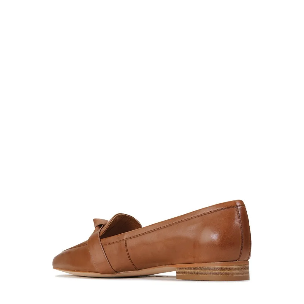 EVERLEE LEATHER POINTED LOAFERS