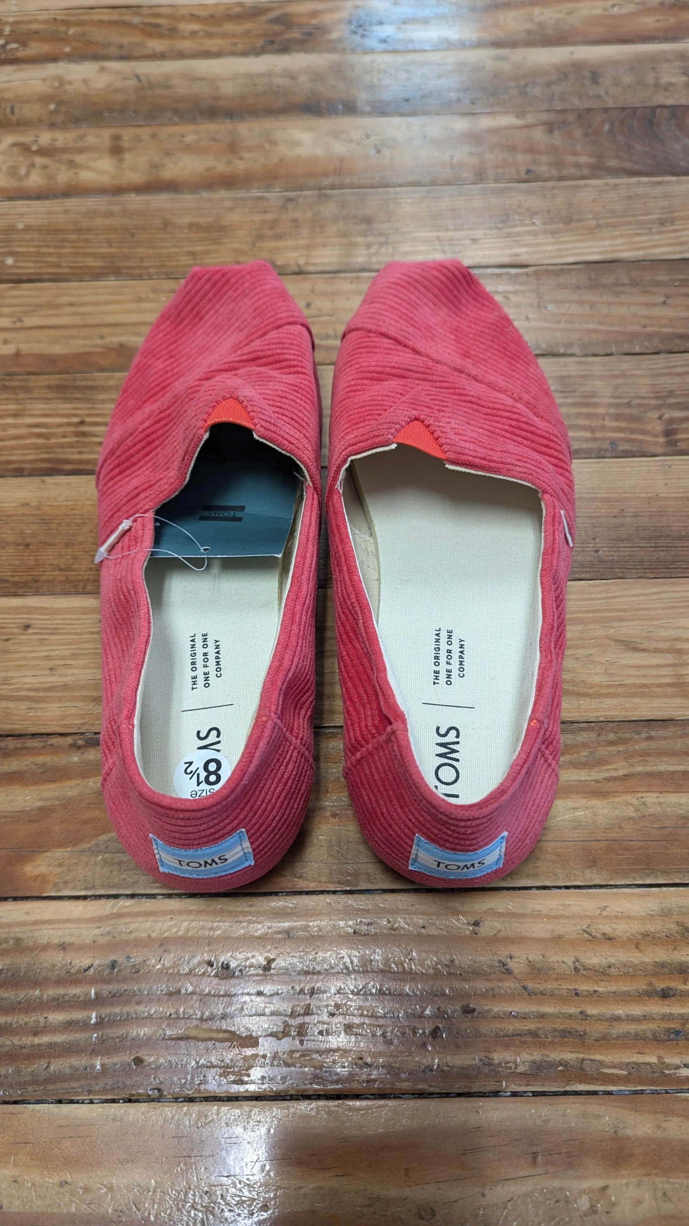 Tom's Coral Cordiroy NWT SZ: 8 1/2